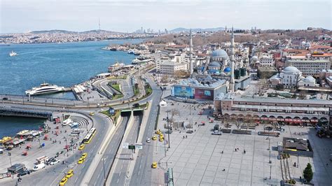 A­n­k­a­r­a­ ­v­e­ ­İ­s­t­a­n­b­u­l­­d­a­ ­b­a­z­ı­ ­y­o­l­l­a­r­ ­t­r­a­f­i­ğ­e­ ­k­a­p­a­l­ı­